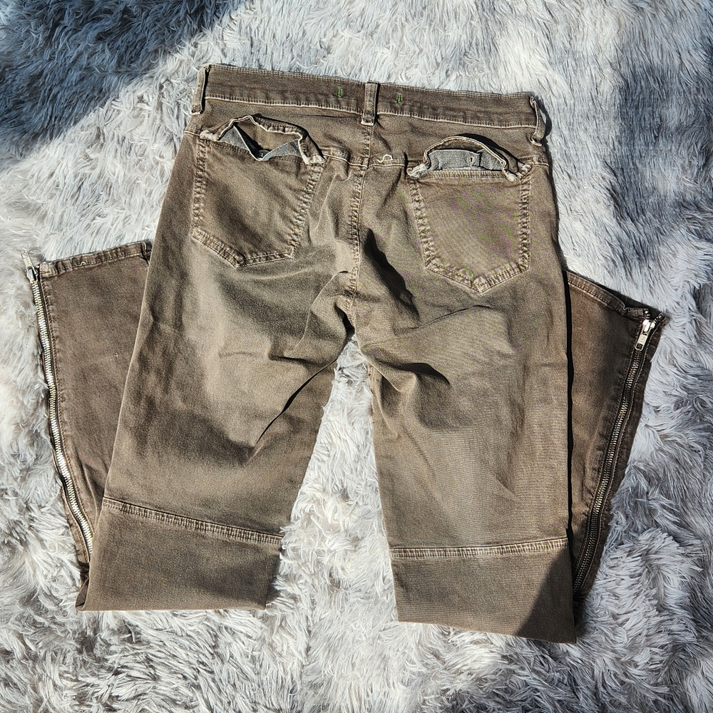 J Brand Jeans with ankle zipper - Picture 3 of 5